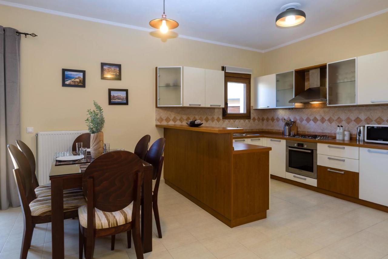 Kastanéa Louisa'S Summer House מראה חיצוני תמונה